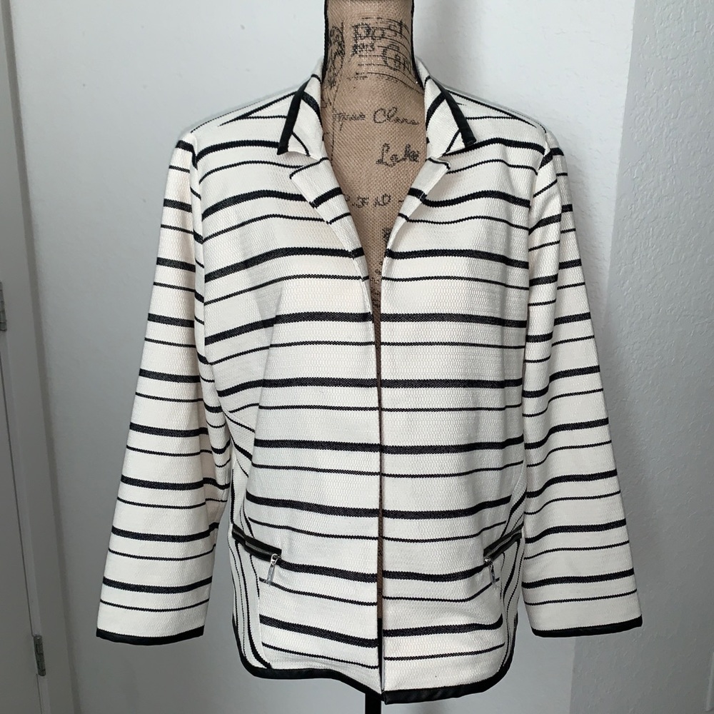 Chicos Blazer Jacket Size 3 beige / black stripe